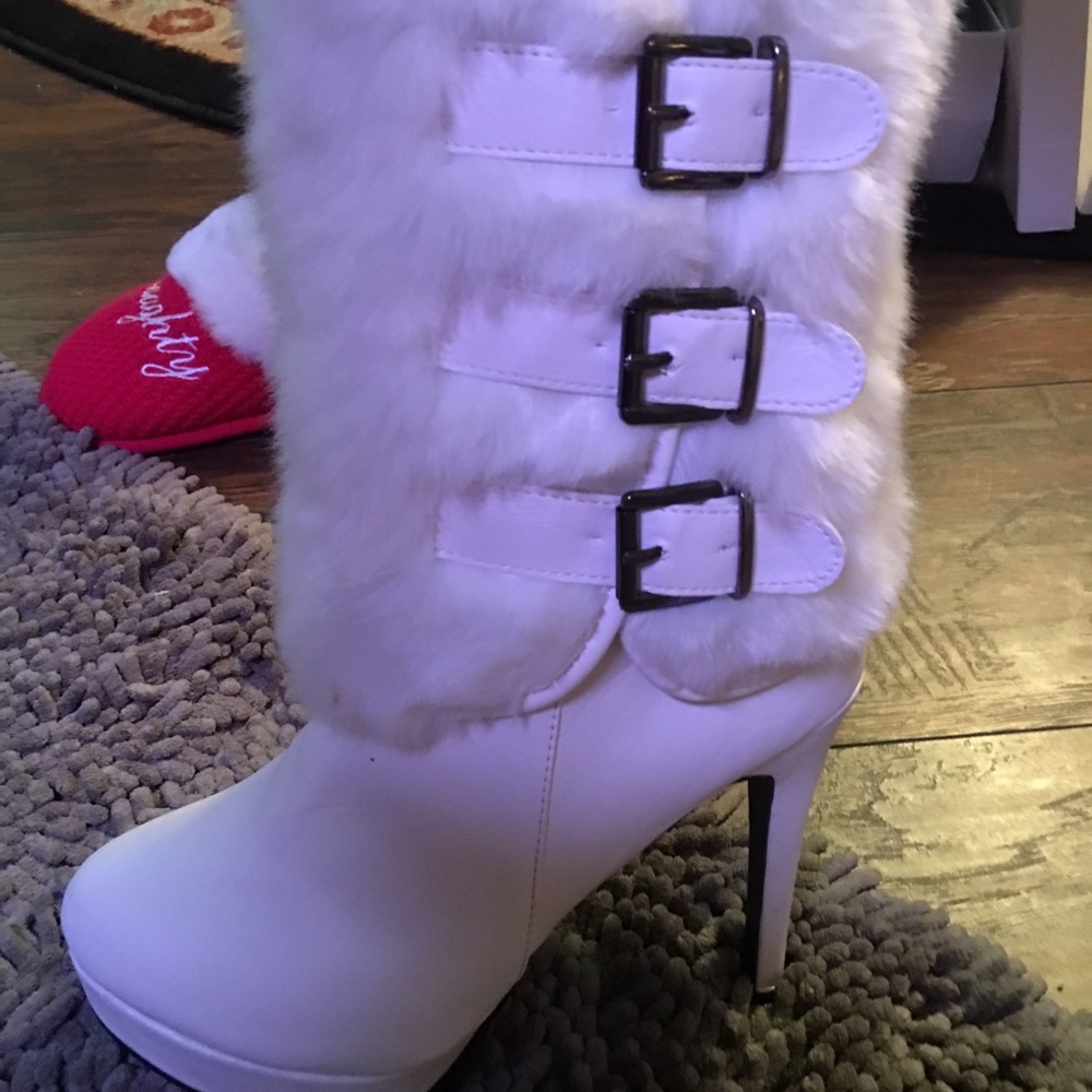 COPY - Beautiful Faux fur boots